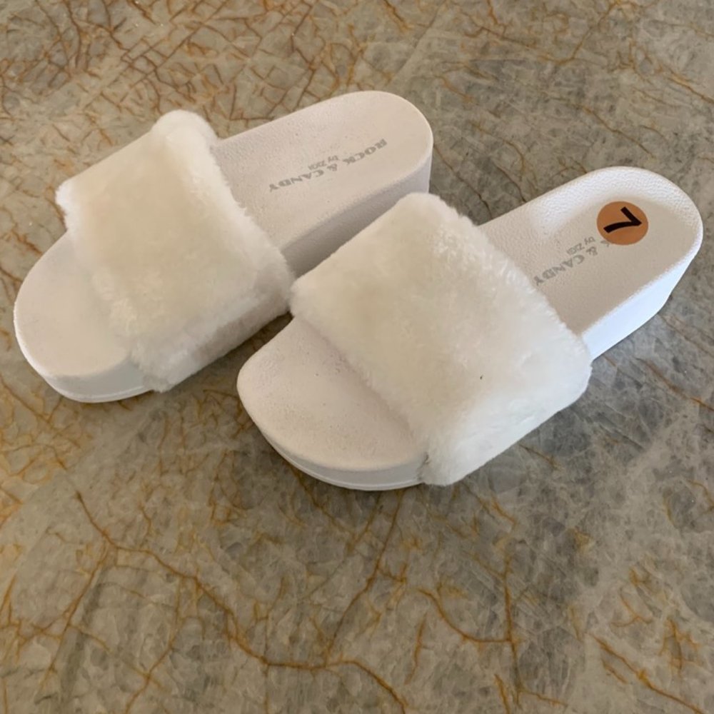 Rock & Candy Faux Fur Slides Size 7 NWT